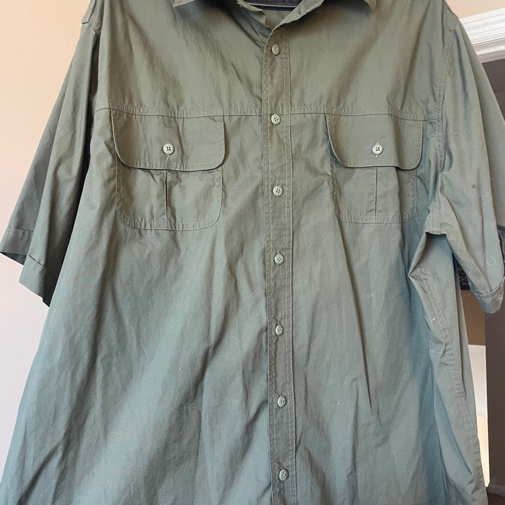 Green Button-Up Short Sleeve Shirt